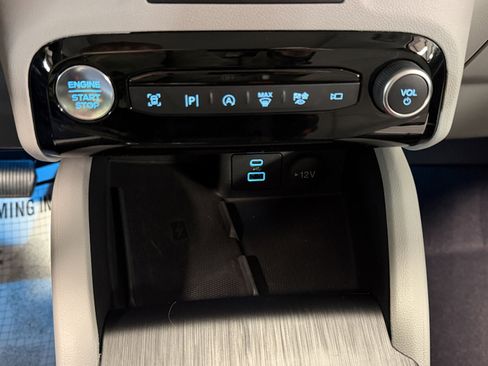 Used 2023 Ford Escape Platinum image 15