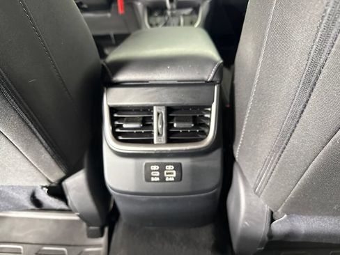 Used 2024 Subaru Outback Premium AWD/4WD image 29
