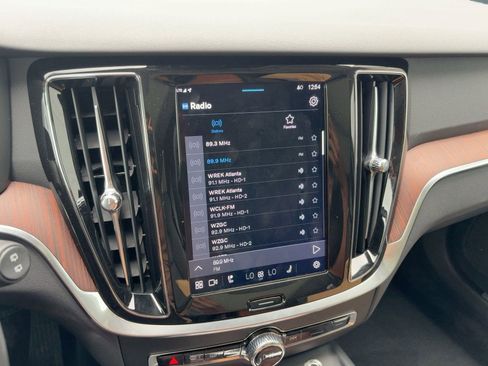 Certified 2025 Volvo V60 B5 Cross Country Plus image 23