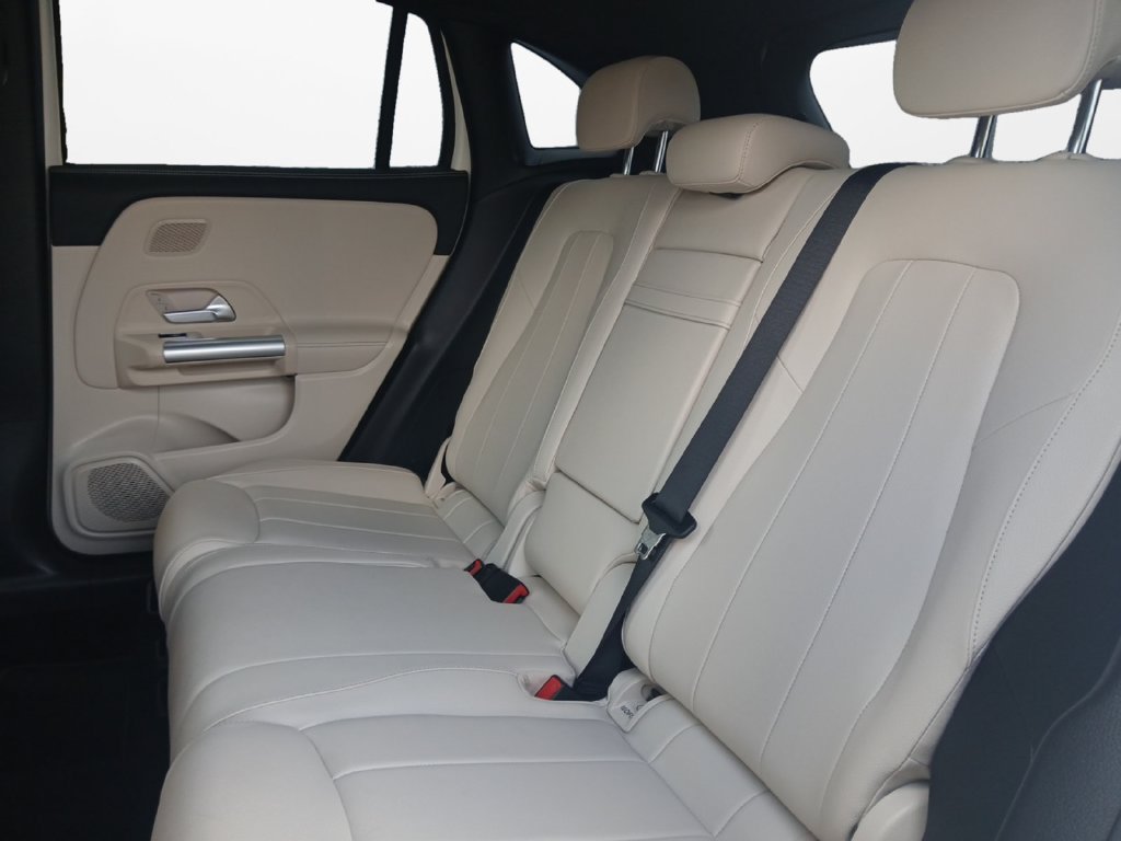 Used 2025 Mercedes-Benz GLA 250 image 21