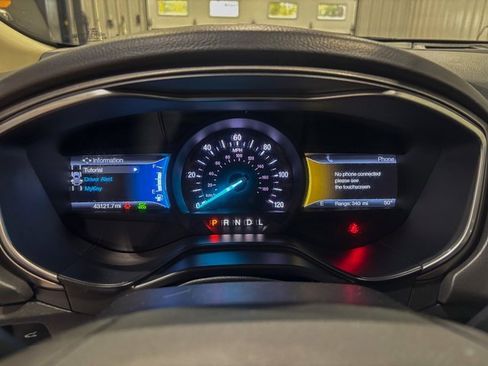 Used 2019 Ford Fusion SEL image 18