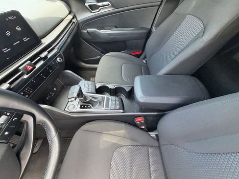 Certified 2026 Kia Sportage LX FWD image 18