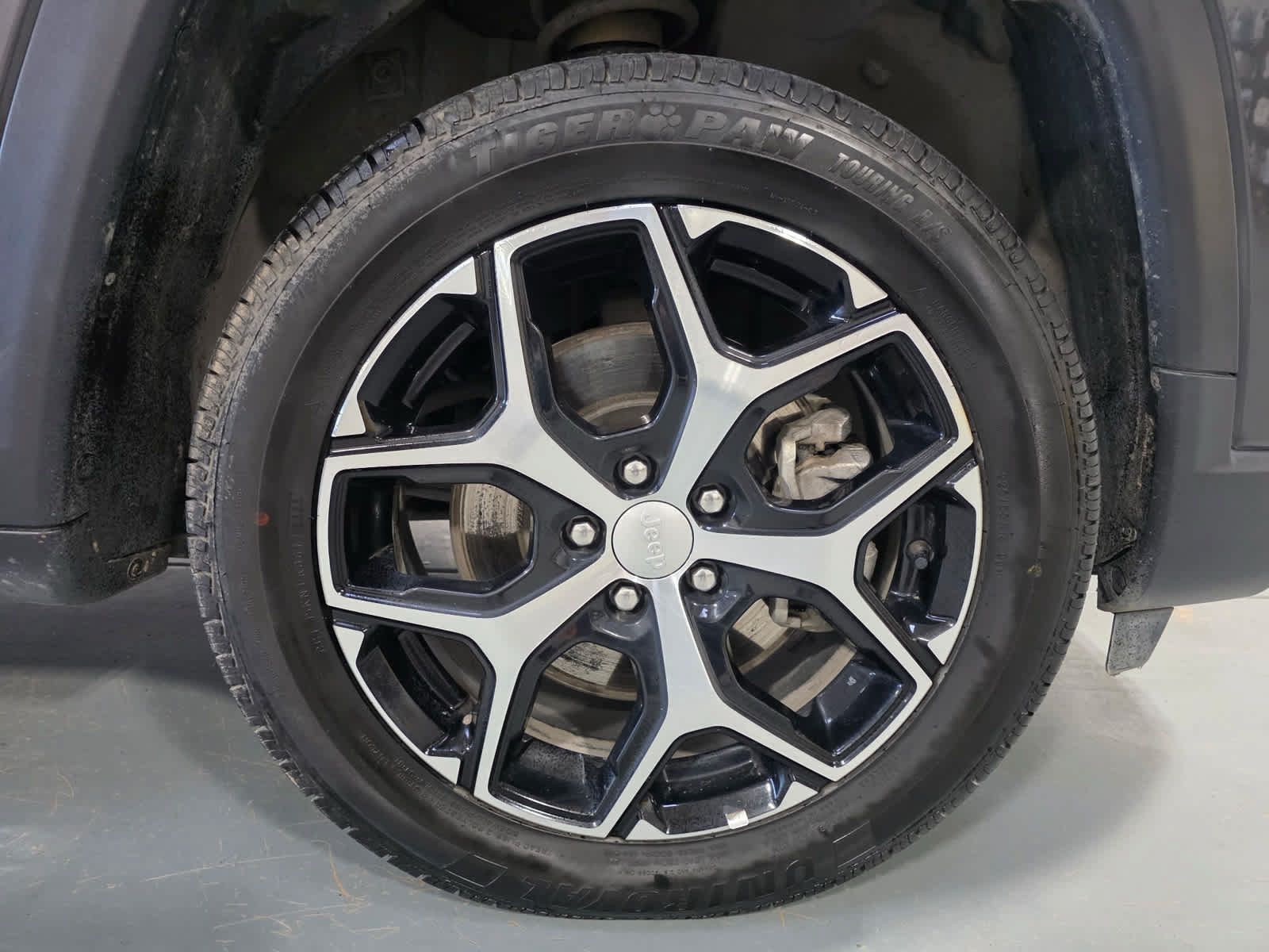 Used 2024 Jeep Compass Limited AWD/4WD image 8