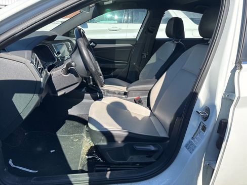 Used 2019 Volkswagen Jetta R-Line image 6