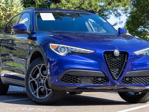 Used 2022 Alfa Romeo Stelvio Sprint image 2