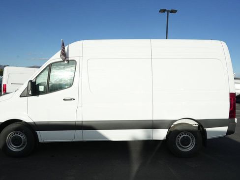 Used 2024 Mercedes-Benz Sprinter 144 Cargo image 4