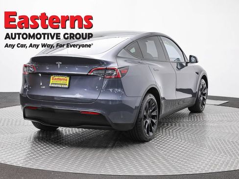Used 2022 Tesla Model Y Long Range AWD/4WD image 5