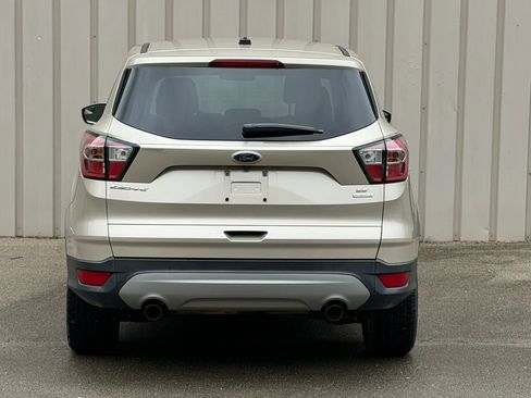 Used 2017 Ford Escape SE w/ SE Cold Weather Package FWD image 6