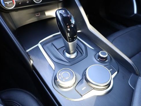 Used 2018 Alfa Romeo Giulia AWD image 20