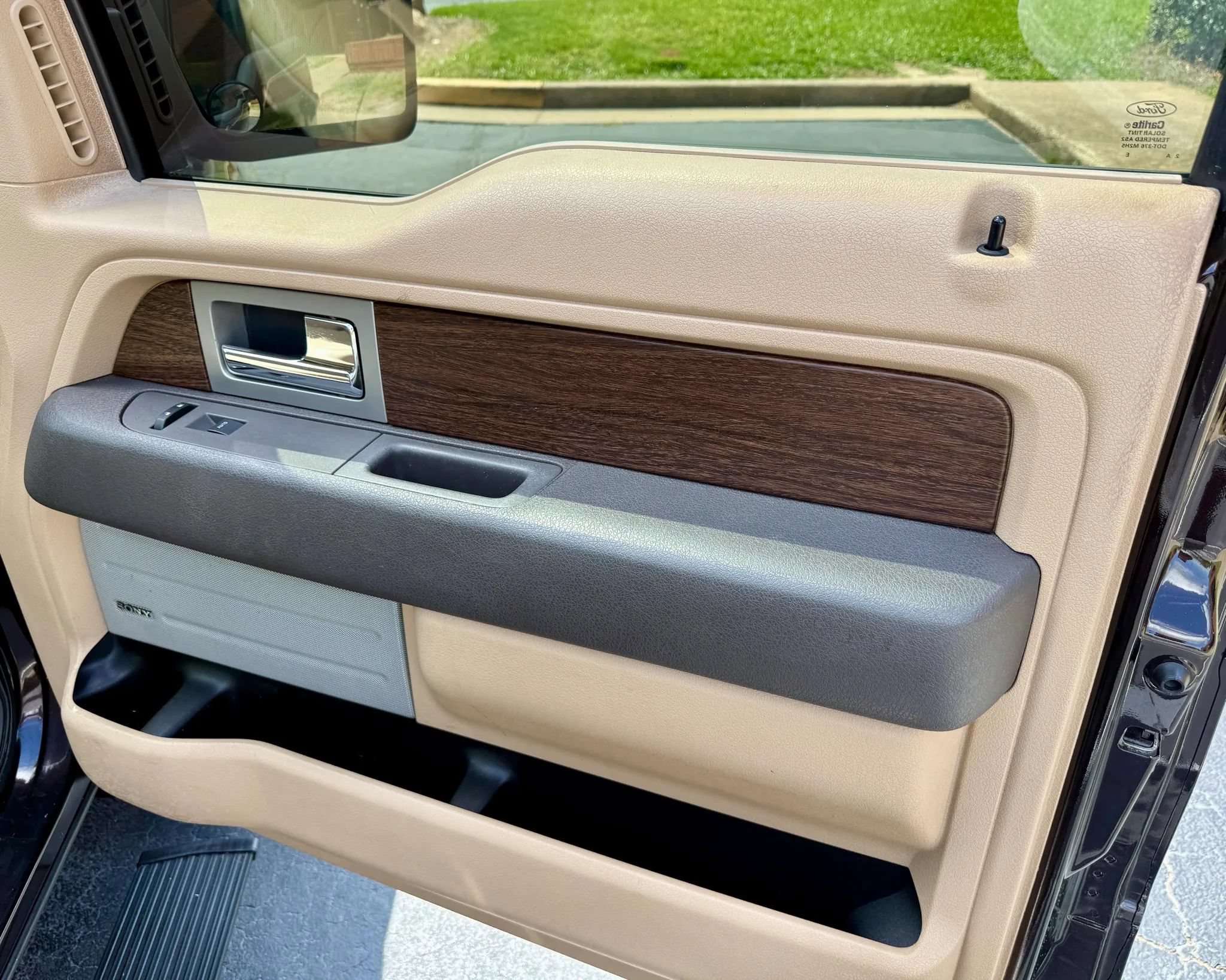 Used 2013 Ford F150 Lariat w/ Luxury Equipment Group AWD/4WD image 21