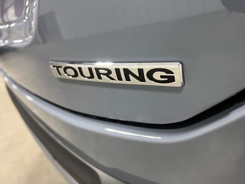 New 2025 Honda Pilot Touring image 10