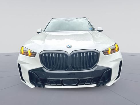 New 2026 BMW X5 xDrive40i w/ M Sport Package AWD/4WD image 4