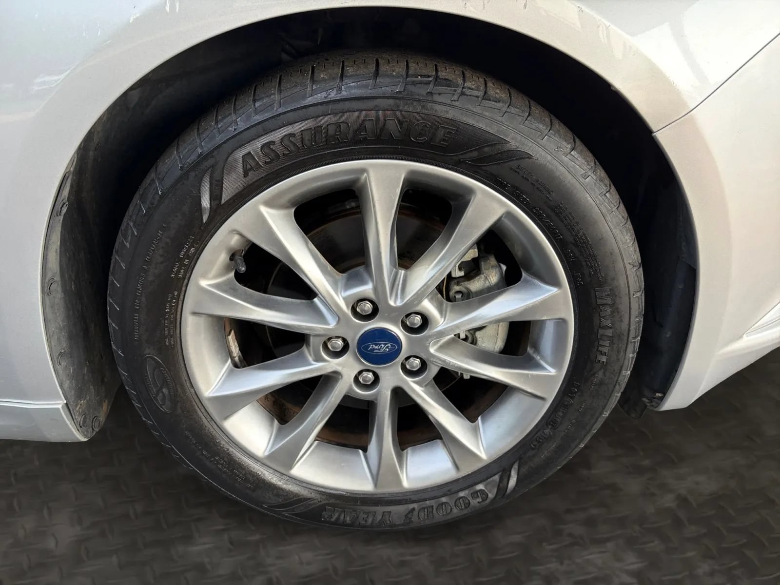 Used 2017 Ford Fusion SE FWD image 34