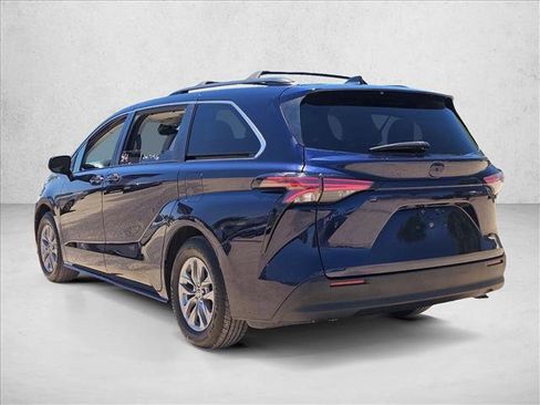 Used 2022 Toyota Sienna LE FWD image 7