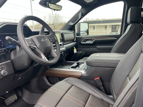 New 2026 Chevrolet Silverado 2500 High Country w/ High Country Premium Package AWD/4WD image 32