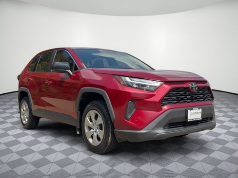 Used 2023 Toyota RAV4 LE FWD image 7
