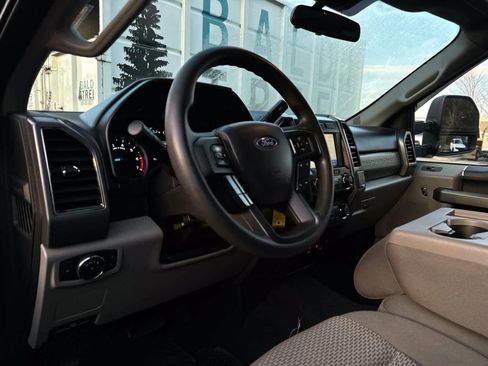 Used 2020 Ford F250 XLT w/ Snow Plow Prep Package image 17