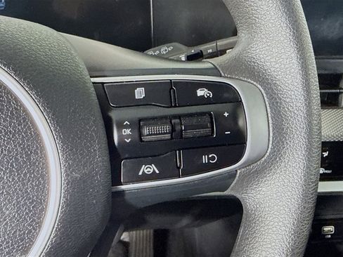 Used 2025 Kia Sportage LX FWD image 15