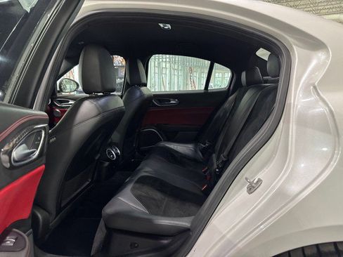 Used 2017 Alfa Romeo Giulia Quadrifoglio image 16