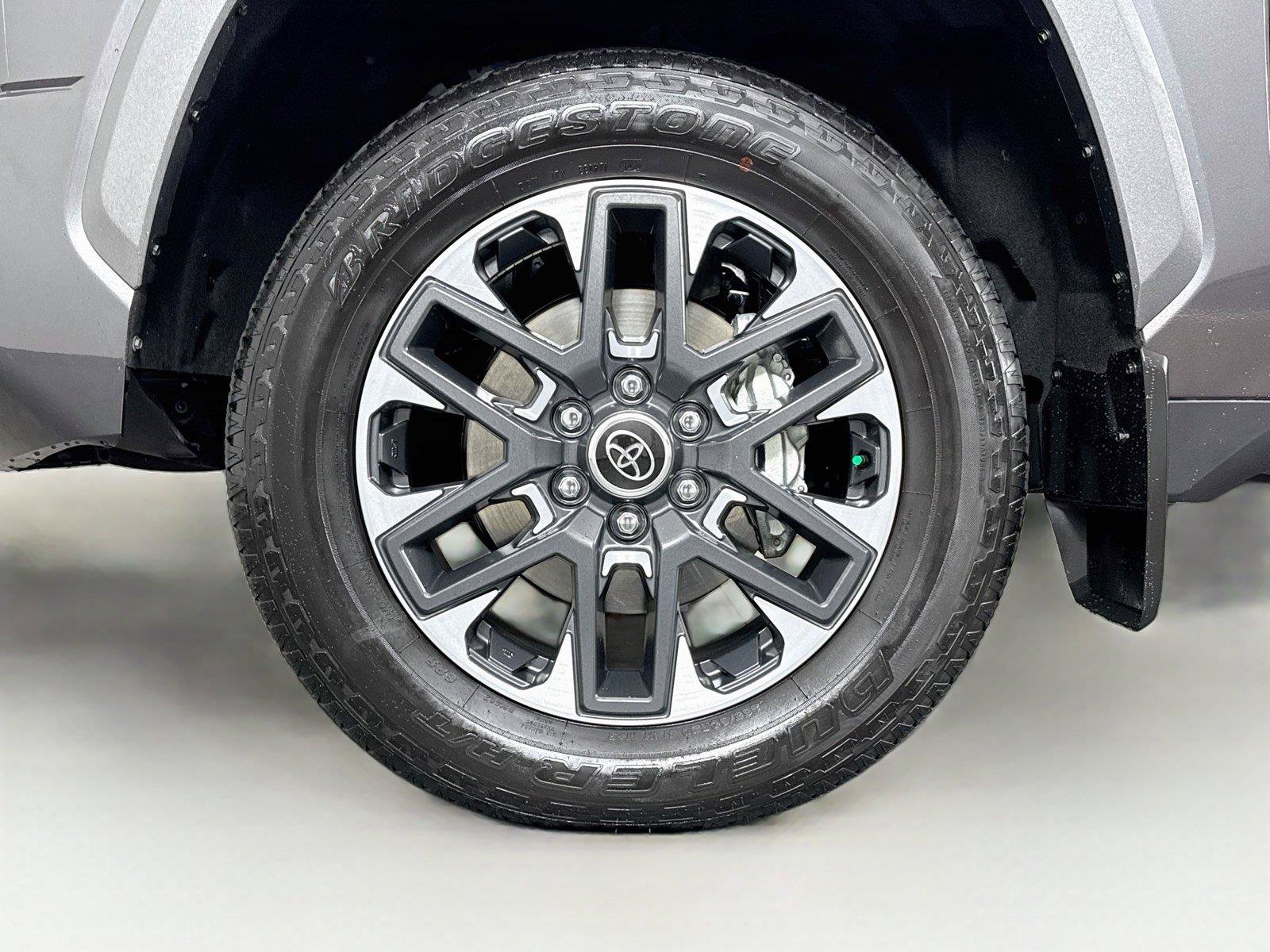 Used 2024 Toyota Tundra Limited AWD/4WD image 46