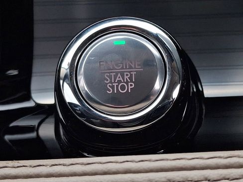 Used 2022 Lincoln Corsair AWD w/ Equipment Group 101A image 23