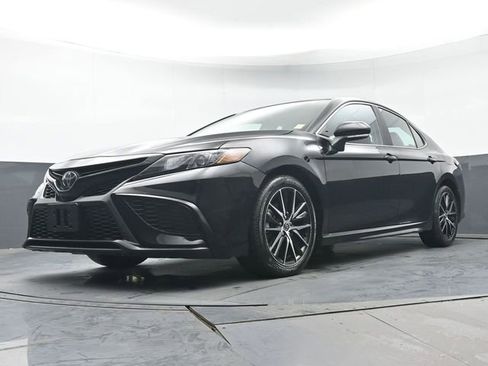 Certified 2024 Toyota Camry SE image 31