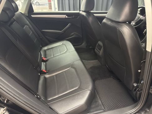 Used 2012 Volkswagen Passat 2.5 SE FWD image 22