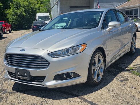 Used 2013 Ford Fusion SE FWD image 3