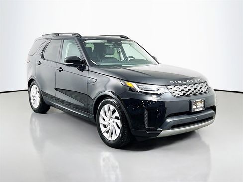 Used 2024 Land Rover Discovery S image 3