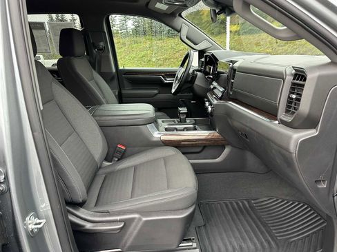 Used 2025 GMC Sierra 1500 Elevation w/ Preferred Package image 10