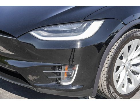 Used 2018 Tesla Model X 75D AWD/4WD image 8