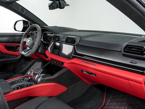 Used 2025 Lamborghini Urus S AWD/4WD image 40