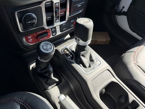 New 2026 Jeep Wrangler Unlimited Rubicon AWD/4WD image 24