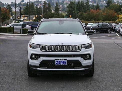 Used 2024 Jeep Compass Limited image 3