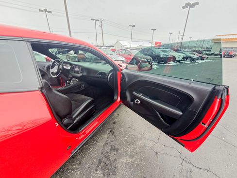 Used 2023 Dodge Challenger R/T w/ Plus Package image 35