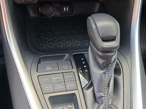 Used 2019 Toyota RAV4 LE w/ All Weather Liner Package image 16