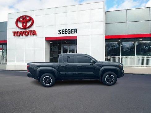 Used 2024 Toyota Tacoma TRD Off-Road w/ TRD Off Road Premium Package AWD/4WD image 2