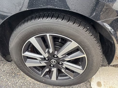 Used 2021 Nissan Versa SV image 15