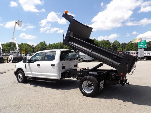 Used 2019 Ford F350 XL w/ Power Equipment Group RWD image 4