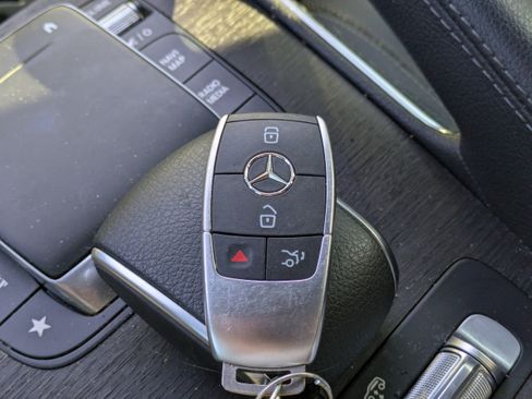 Used 2021 Mercedes-Benz GLS 450 4MATIC image 31