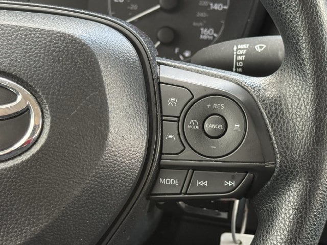 Used 2025 Toyota Corolla LE FWD image 15
