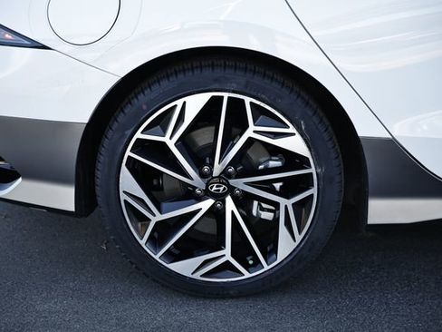 Used 2024 Hyundai Ioniq 6 SEL image 6