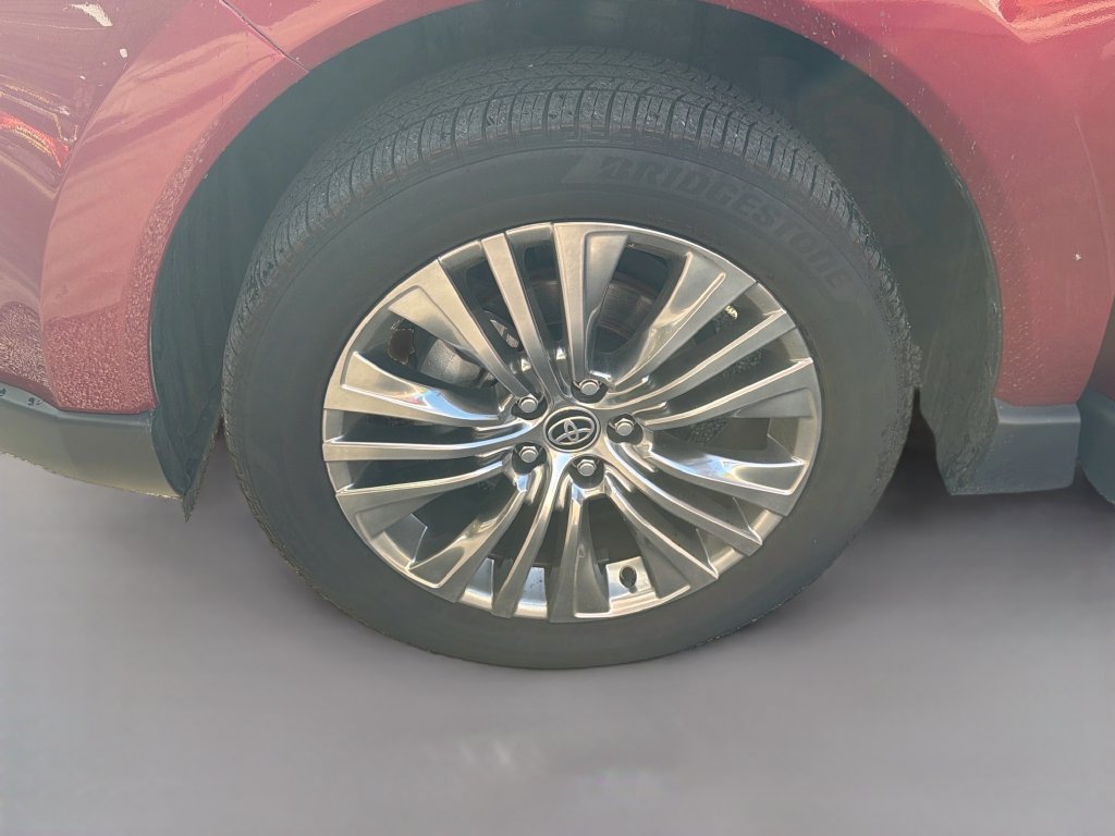 Used 2023 Toyota Venza Limited AWD/4WD image 38
