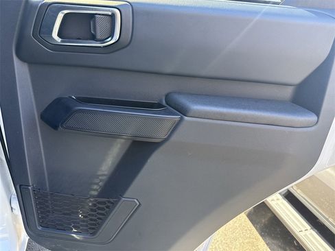 Used 2025 Ford Bronco Big Bend image 17
