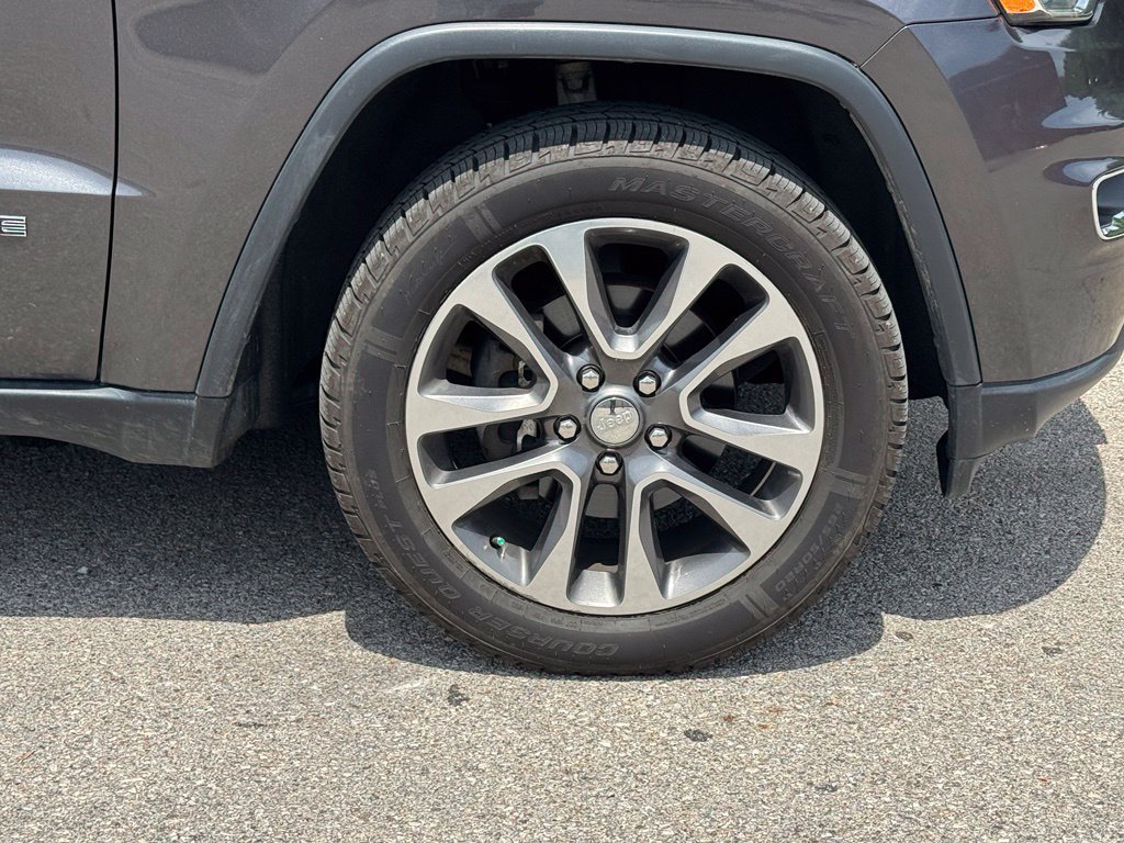 Used 2018 Jeep Grand Cherokee Limited AWD/4WD image 9
