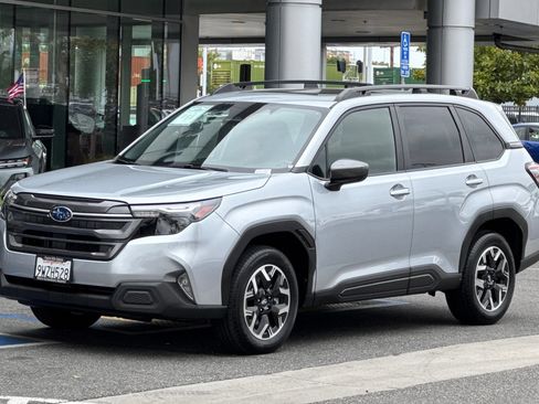Certified 2025 Subaru Forester Premium w/ Convenience Package #1 AWD/4WD image 10