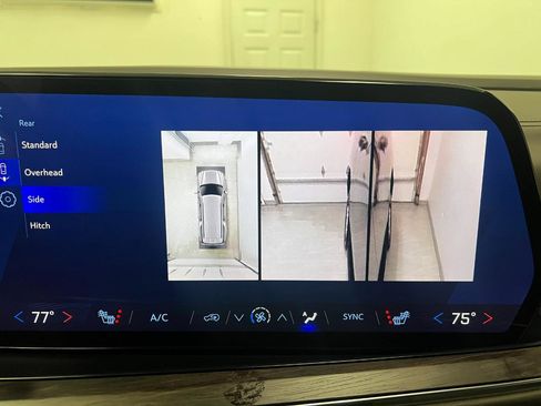 Used 2025 Chevrolet Suburban LT image 51