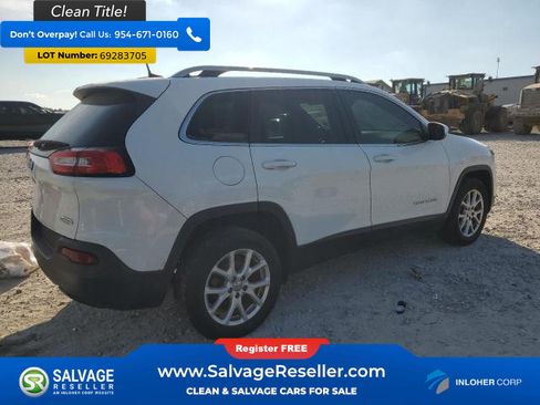 Used 2018 Jeep Cherokee Latitude w/ Cold Weather Group FWD image 4