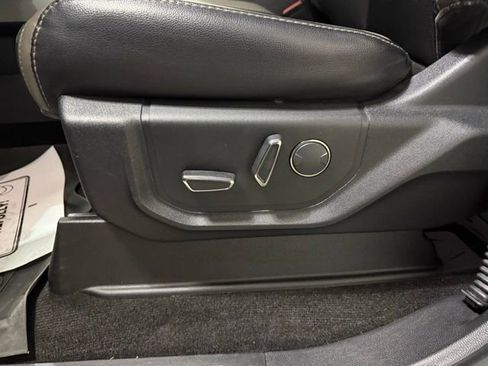 Used 2018 Ford F150 Raptor w/ Equipment Group 802A Luxury image 11