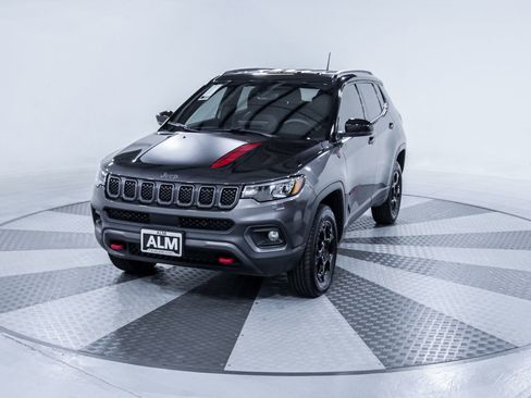 Used 2024 Jeep Compass Trailhawk image 1